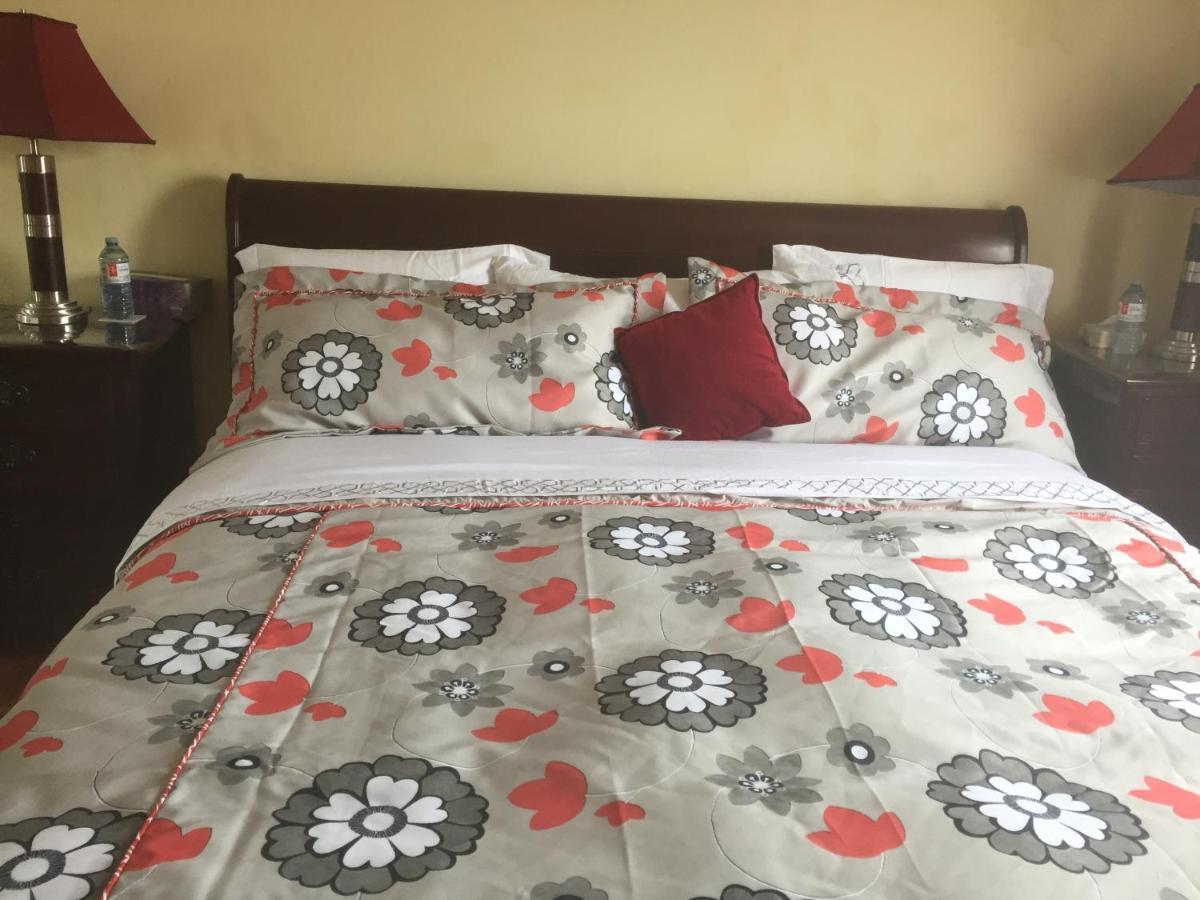Water View Apt Near Downtown& Airport Montreal