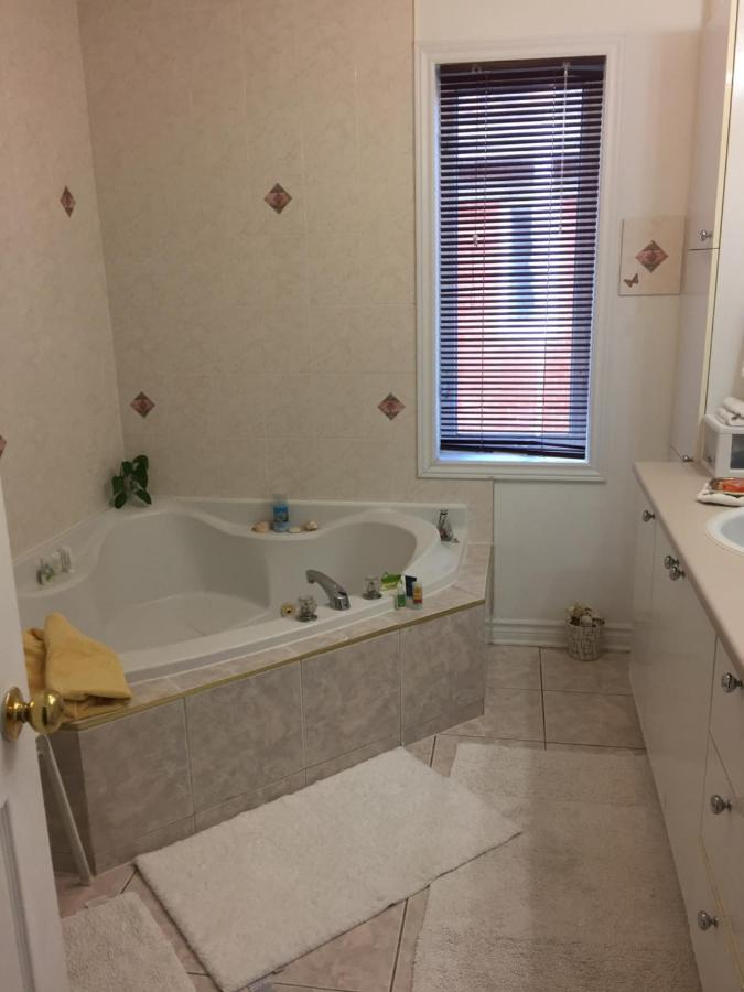 Water View Apt Near Downtown& Airport *